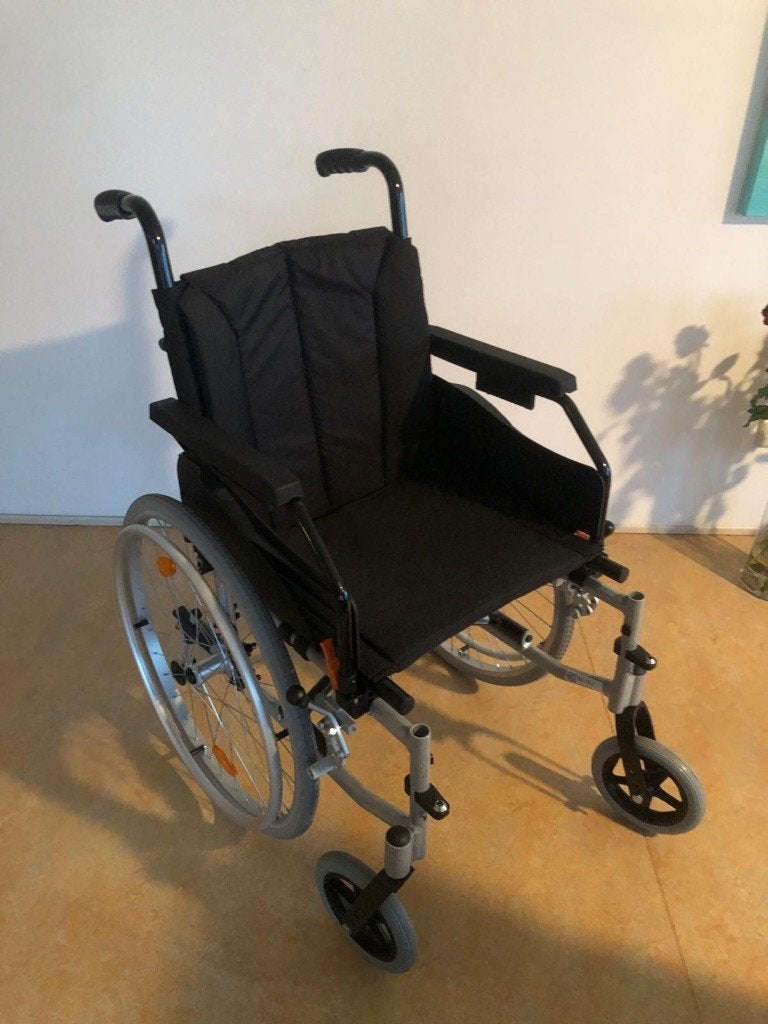 XL rolstoel, Ophalen, Inklapbaar, Zo goed als nieuw, Duwrolstoel