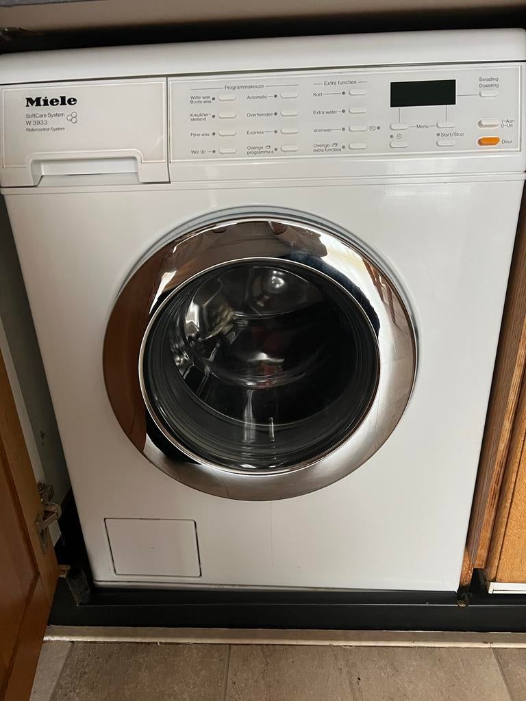 Miele Wasmachine W 3933 SoftCare System, Witgoed en Apparatuur, Wasmachines, Gebruikt, Voorlader, 6 tot 8 kg, 85 tot 90 cm, 1200 tot 1600 toeren