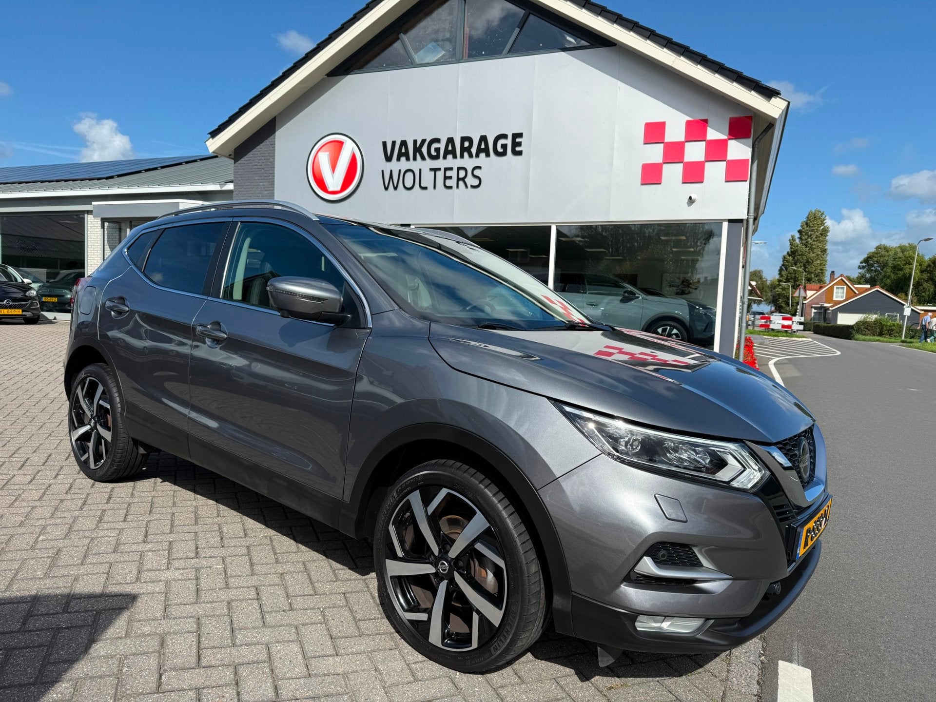 Nissan Qashqai 1.3 DIG-T Premium Edition RIJKLAARPRIJS!, Auto's, Gebruikt, Leder, Bedrijf, Qashqai