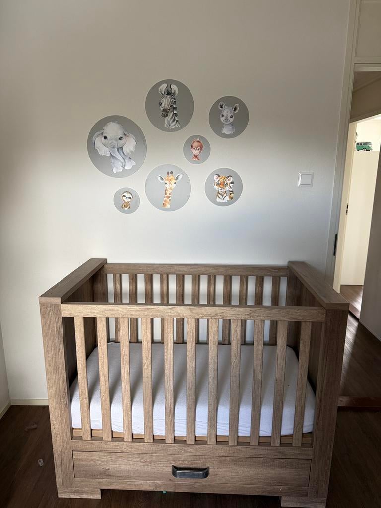 Kidsmill Brent Babybed Met Lade Oldwood 60 x 120 cm, Ophalen, Zo goed als nieuw, Ledikant