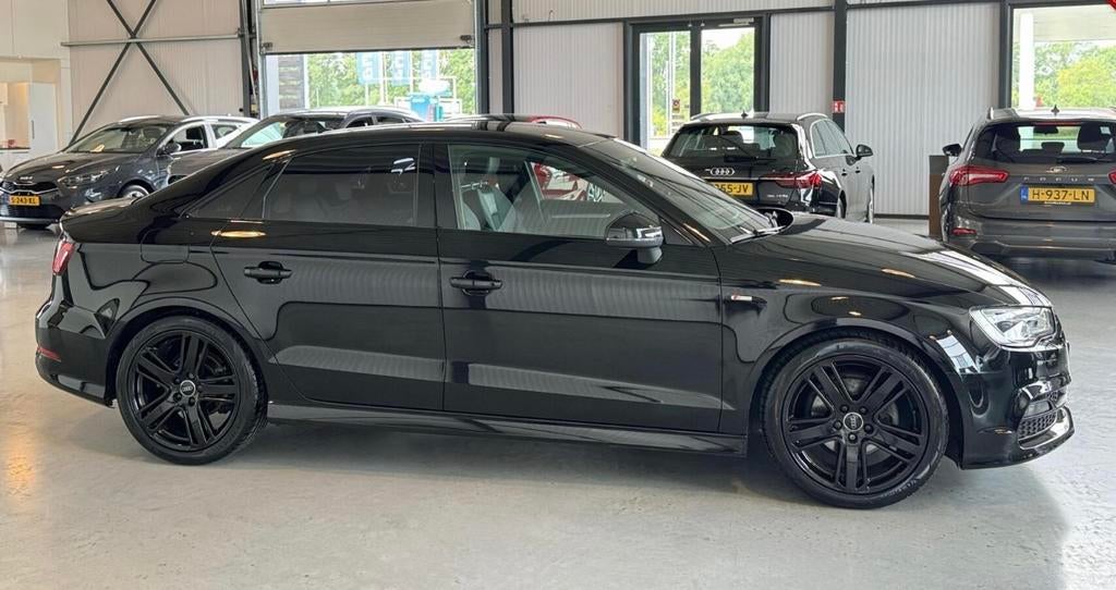 Audi A3 1.4TFSI Limousine S-tr 2016 Black line, 4 cilinders, Leder en Stof, Zwart, Origineel Nederlands