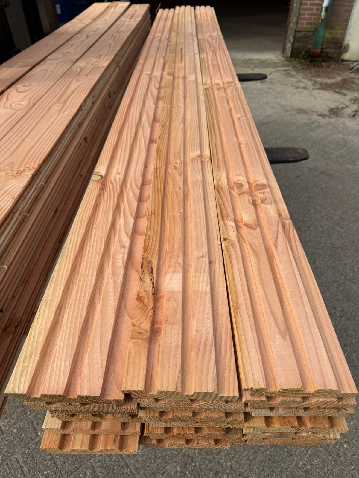 Douglas hout plank rhombus profiel 27x143mm, Ophalen, Zo goed als nieuw, Hout