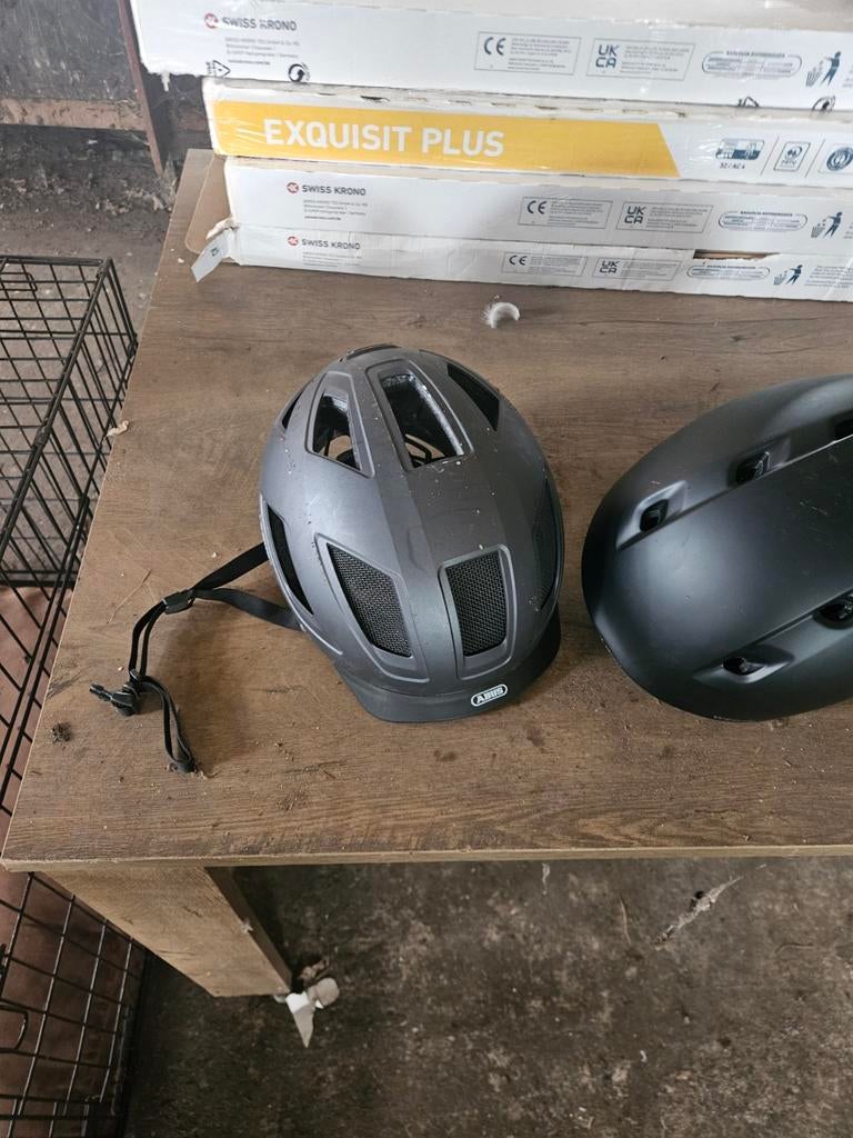 ABUS Fietshelm - Zwart, Maat M, Gebruikt, M, Ophalen of Verzenden, ABUS