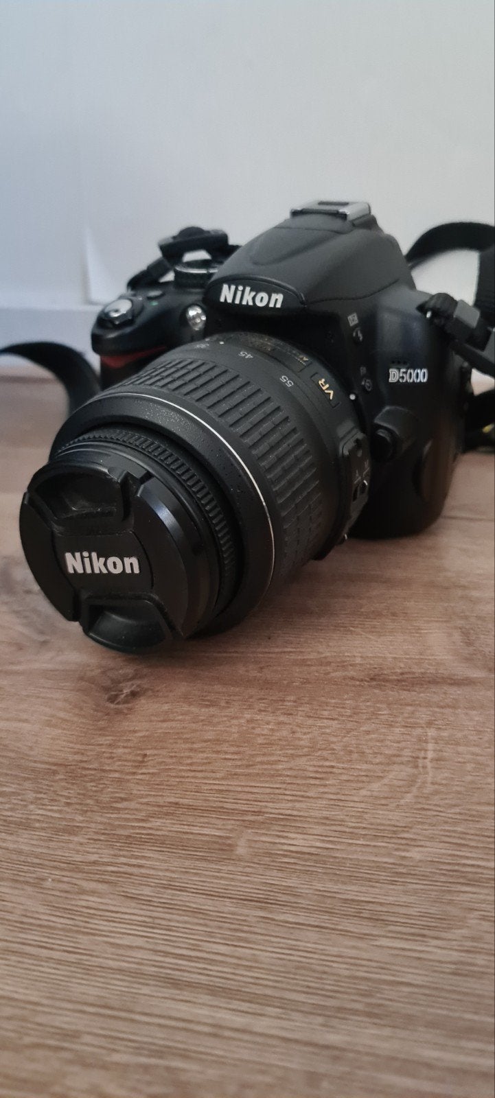 Nikon D5000 Spiegelreflexcamera met AF-S NIKKOR 18-55mm lens, Audio, Tv en Foto, Ophalen, Gebruikt, Spiegelreflex, Ingebouwde flitser