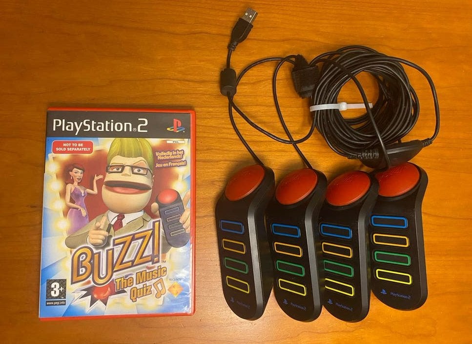 Buzz! The Music Quiz PS2 incl. 4 originele Buzzers, Muziek, Eén computer, Ophalen of Verzenden, Zo goed als nieuw