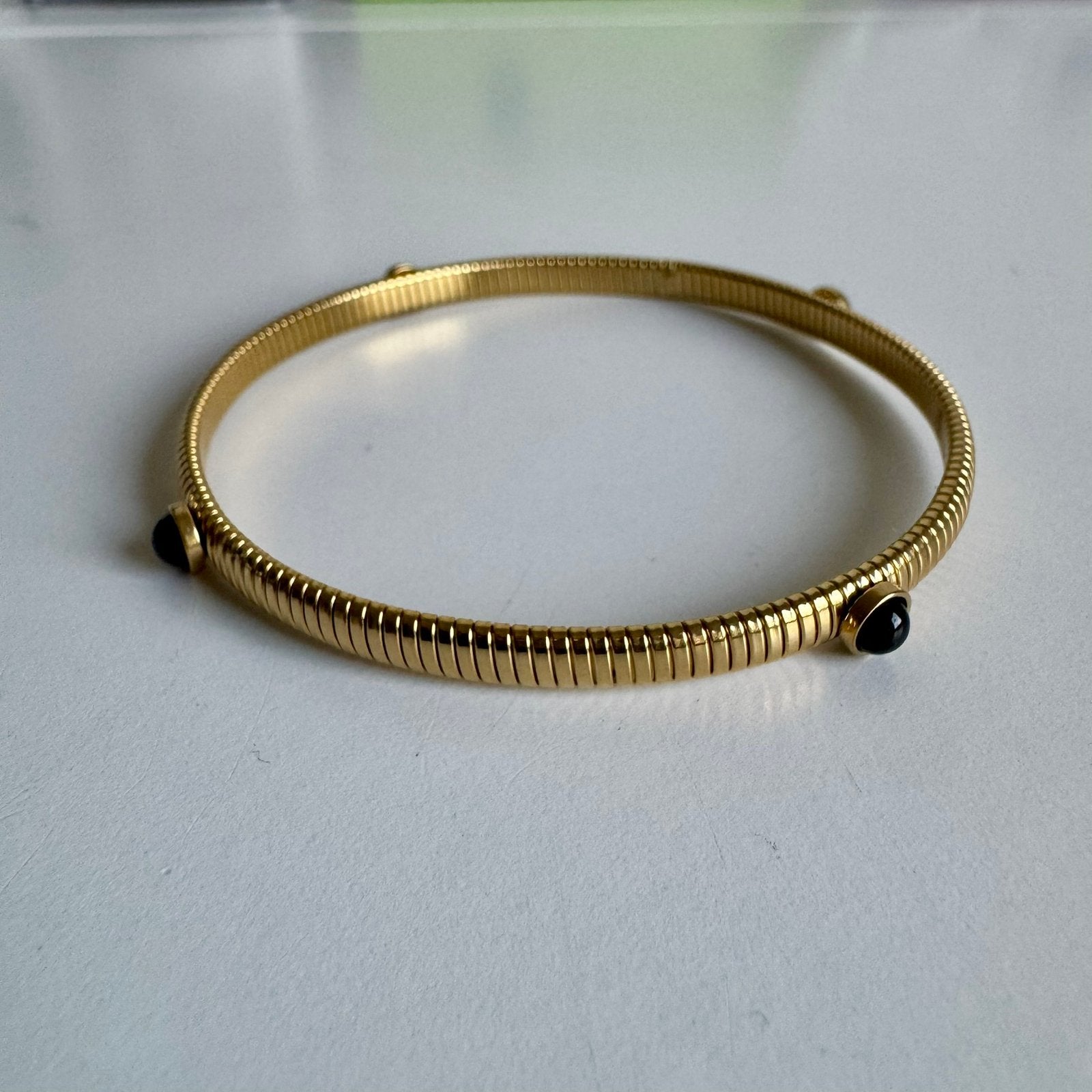 Mooie strecht bangle, Staal, Ophalen of Verzenden, Zo goed als nieuw, Met edelsteen