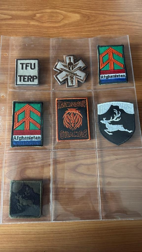 Diverse borstemblemen van de commando's, Verzenden, Landmacht, Nederland, Embleem of Badge