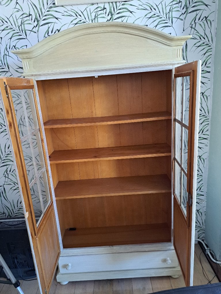 vitrinekast, hout, Ophalen, Met deur(en), 50 tot 100 cm, Zo goed als nieuw