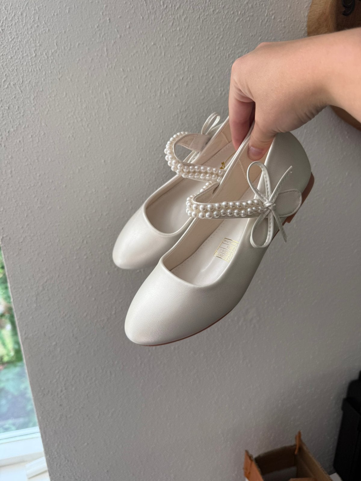 Kinder schoenen parels, Kleding | Dames, Ophalen of Verzenden, Nieuw, Wit, Sandalen of Muiltjes