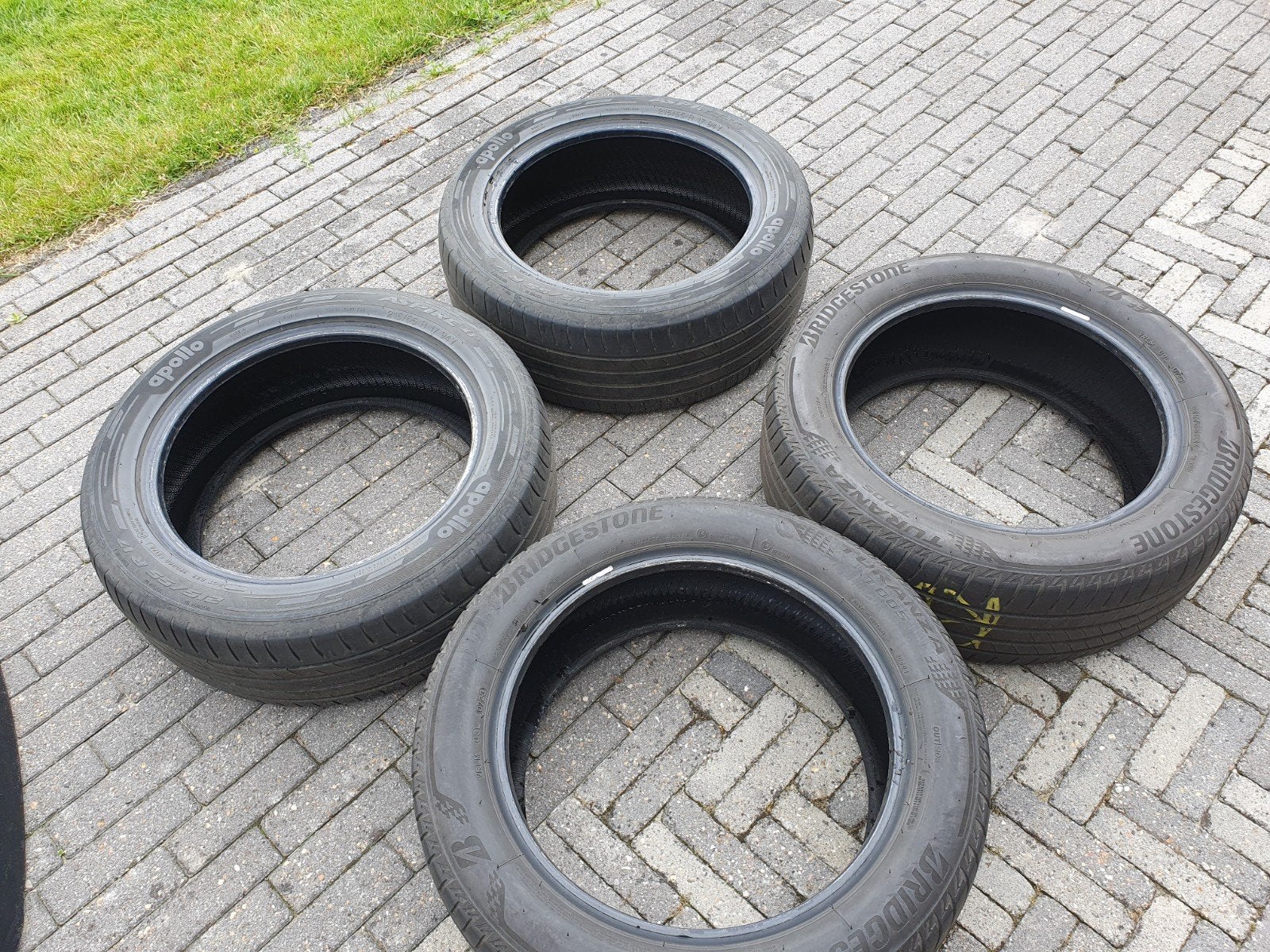 Set van 4 gebruikte zomerbanden 215/55 R17, Auto-onderdelen, Banden en Velgen, Ophalen, 17 inch, Band(en), Personenwagen