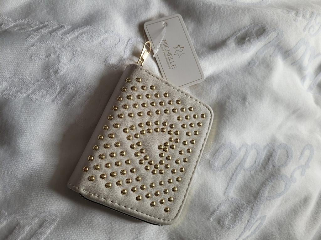 Nieuwe beige portemonnee met studs, Ophalen of Verzenden, Nieuw, Beige, Overige merken