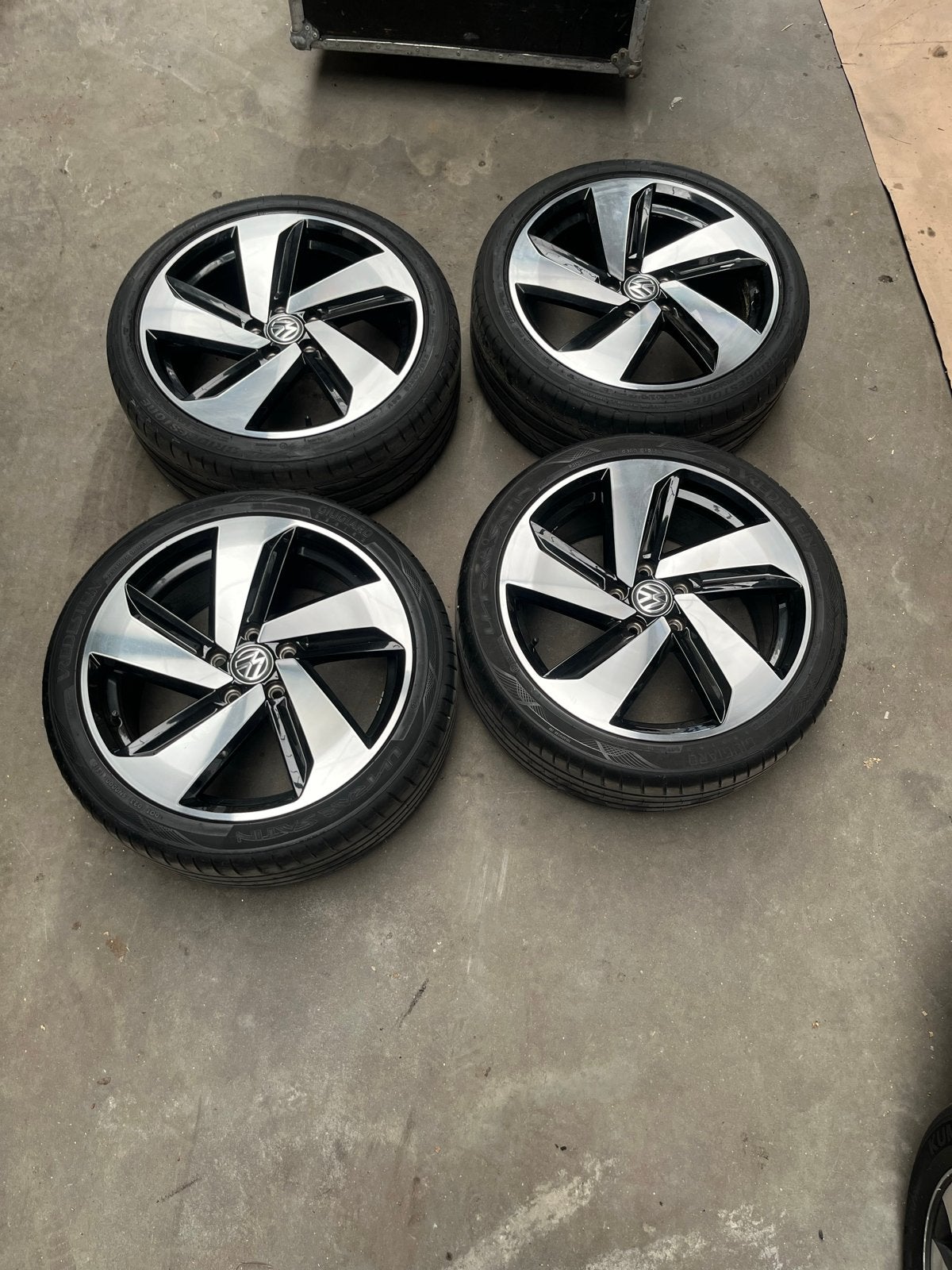 Originele VW GTI velgen 18 inch Milton Keynes, Auto-onderdelen, Ophalen, 18 inch, Gebruikt, Banden en Velgen