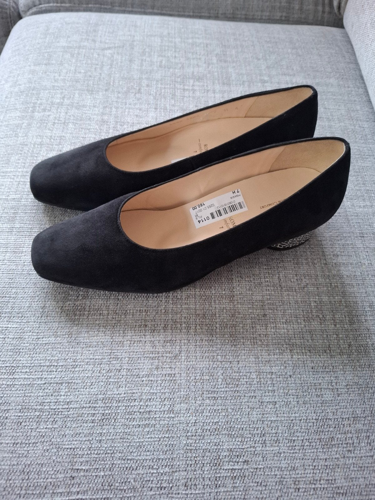 Hassia zwarte suède pumps met comfortabele hak, Kleding | Dames, Schoenen, Ophalen of Verzenden, Nieuw, Zwart