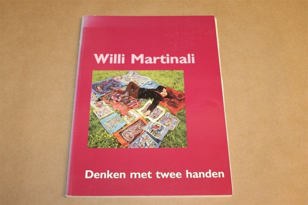Willi Martinali — Schilderijen & Textielkunst, Catalogus, Ophalen of Verzenden, Gelezen