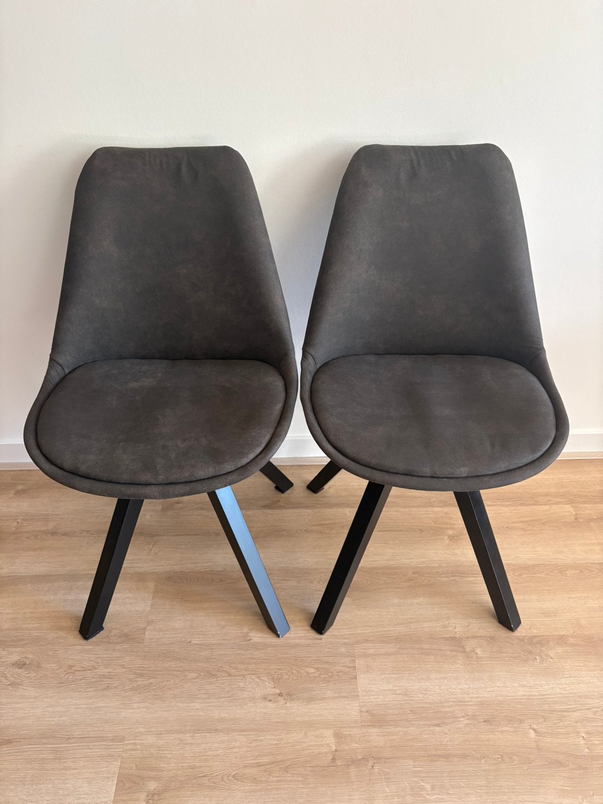 2 Prachtige donkergrijze Senja stoelen, Huis en Inrichting, Stoelen, Ophalen, Twee, Zo goed als nieuw, Stof