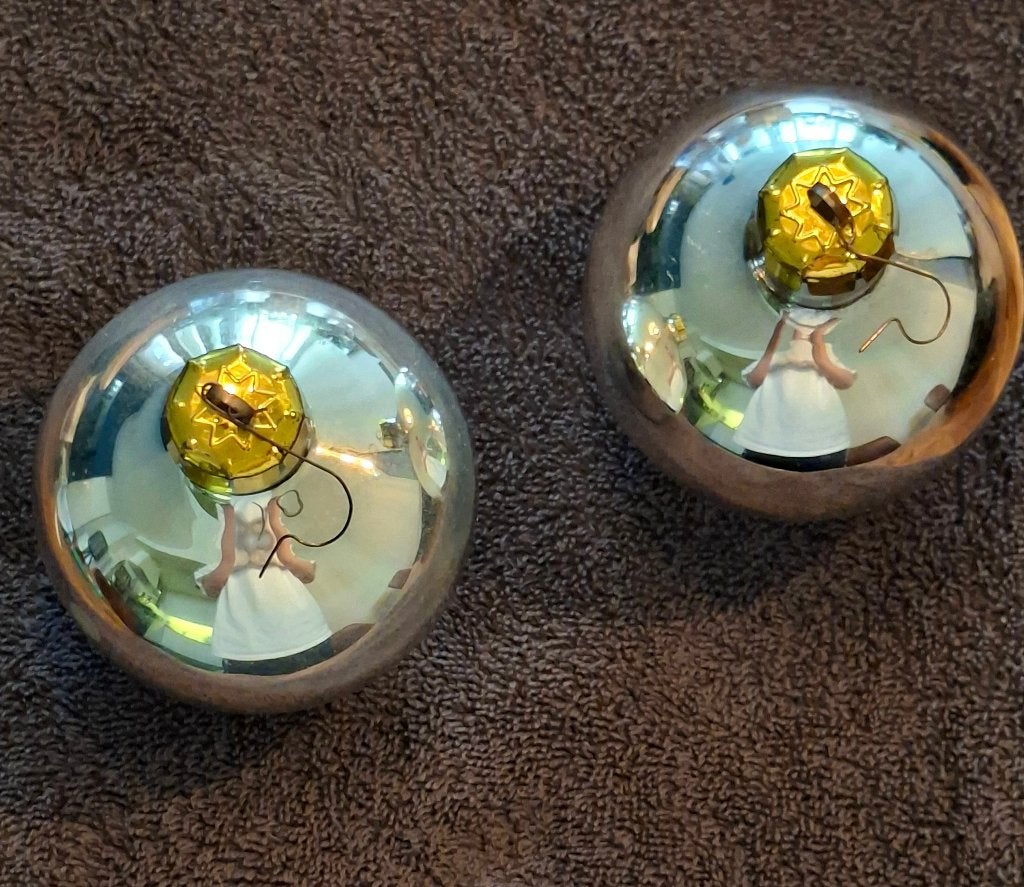 2 grote vintage zilveren glazen kerstballen – Gouden kroon, Ophalen of Verzenden, Gebruikt