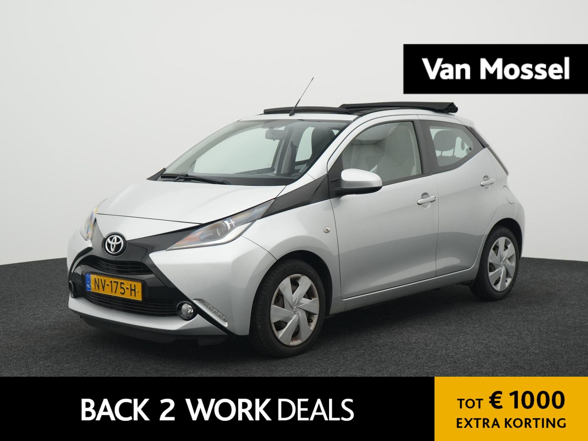 Toyota Aygo 1.0 VVT-i x-wave SCHUIFDAK | ACHTERUITRIJCAMERA, Voorwielaandrijving, 12 maanden, Stof, Gebruikt