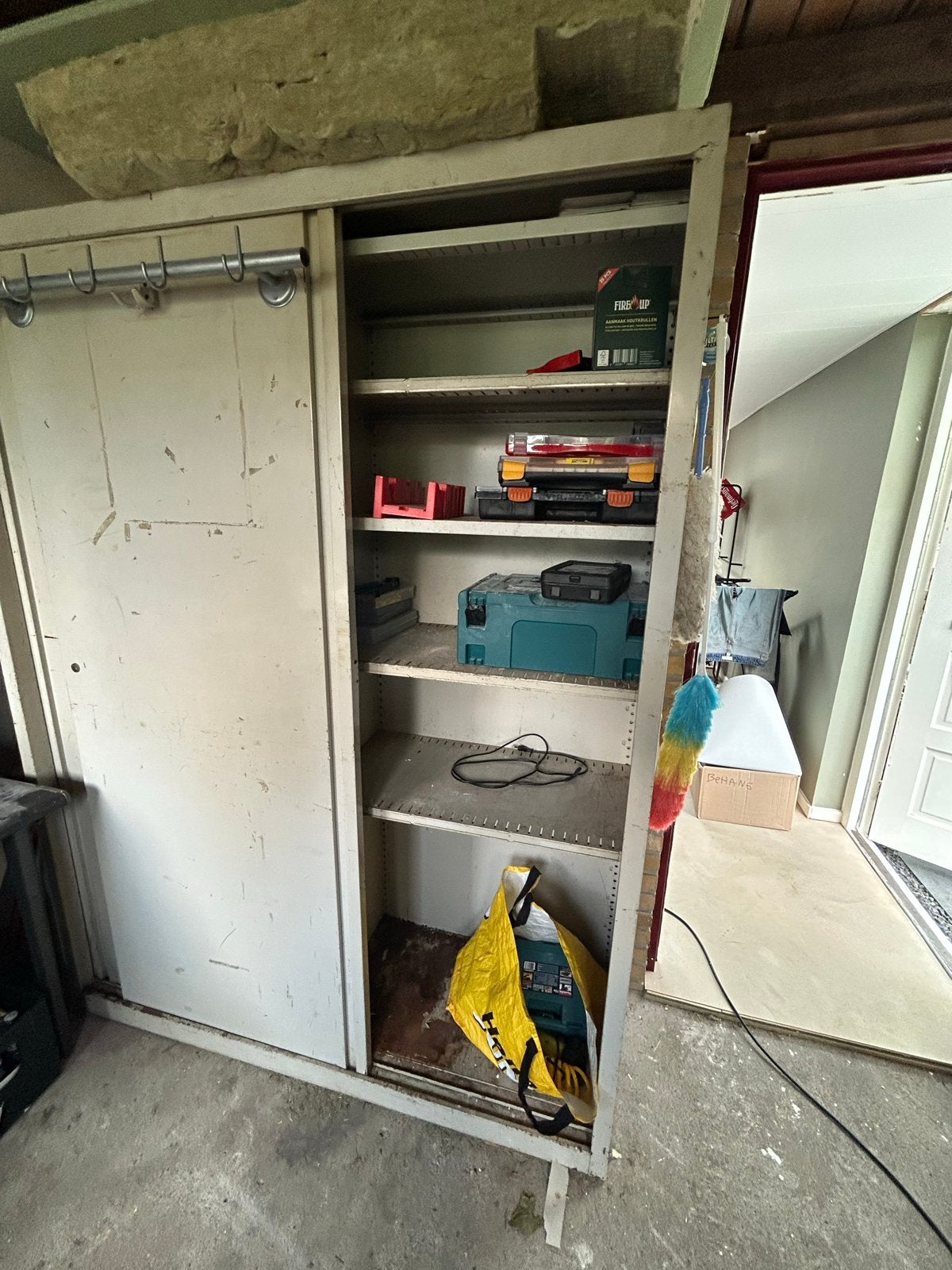 Metalen kast met schuifdeuren - Ideaal voor opslag, Ophalen, Gebruikt
