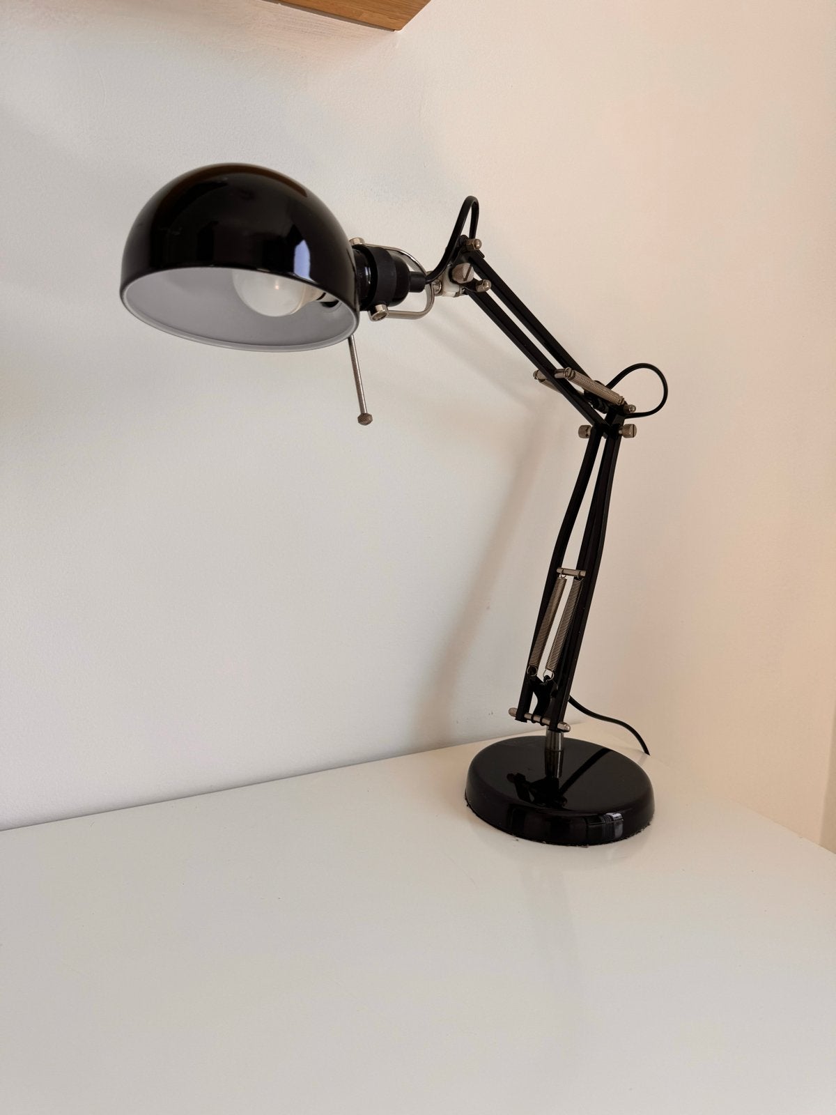 Zwarte verstelbare bureaulamp met E27 fitting, Ophalen, Bureaulamp, E27 (groot), Zwart