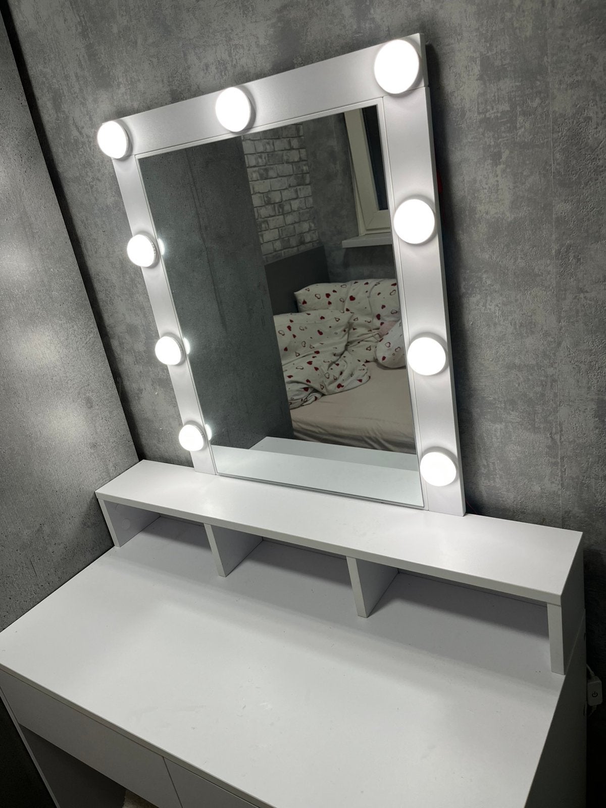 Make-up tafel met led en witte poef, Ophalen of Verzenden, Zo goed als nieuw, 50 tot 100 cm, Minder dan 100 cm