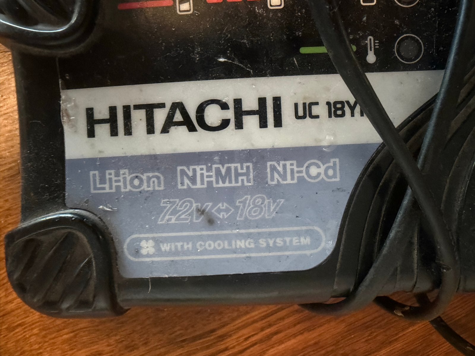 Hitachi UC 18YRL Acculader - Li-ion, Ni-MH, Ni-Cd, Ophalen, Gebruikt, Overige typen