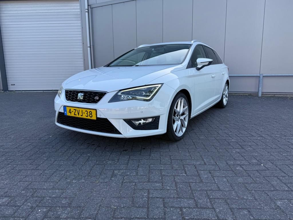SEAT Leon ST 1.4 TSI FR Dynamic|Panoramadak |Trekhaak| Beats, Auto's, Lichtsensor, 4 cilinders, Leon, Origineel Nederlands