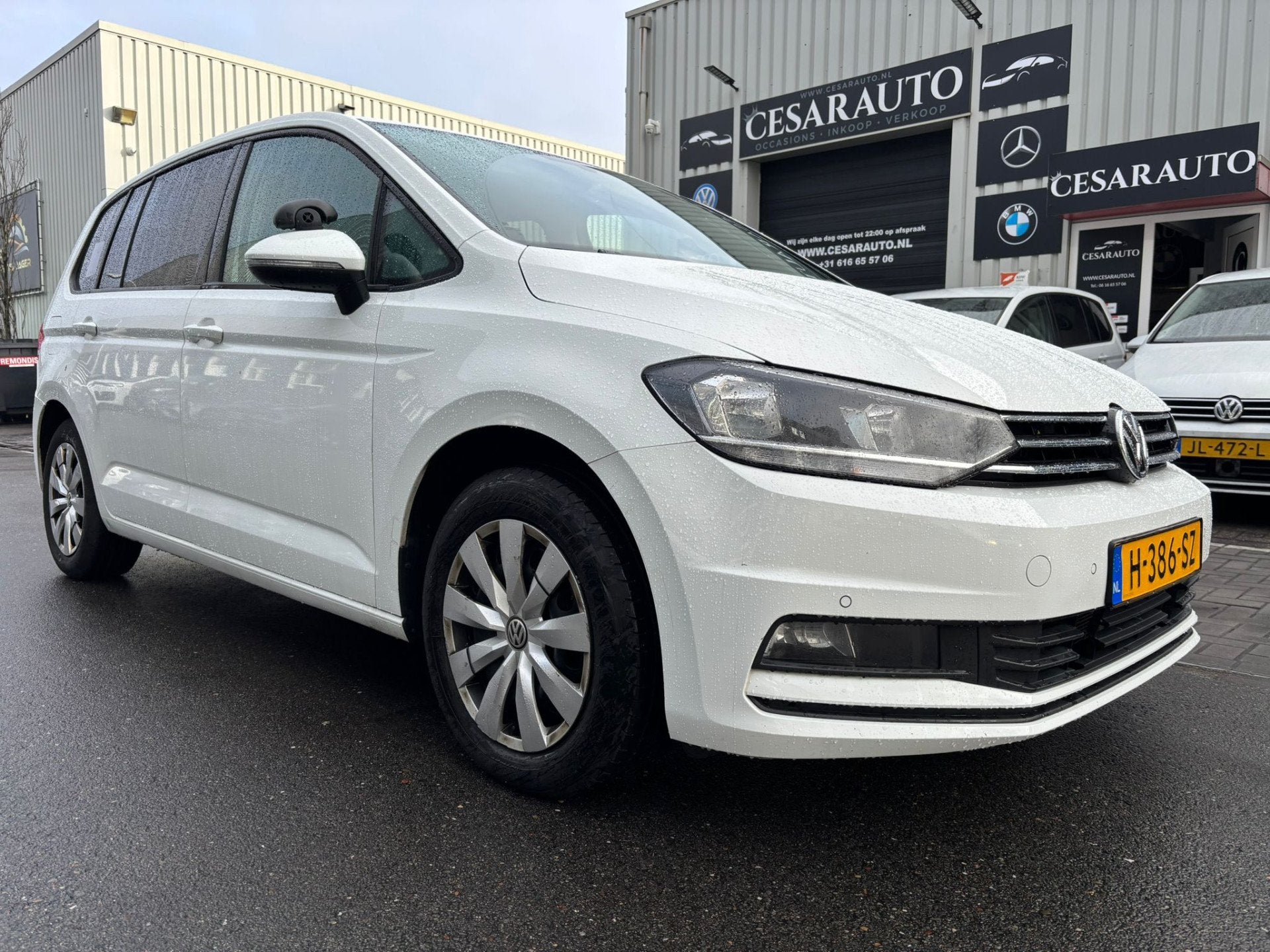 Volkswagen Touran 2.0 TDI AUTOMAAT / 180 DKM / HONDENWAGEN !, Stof, Wit, Origineel Nederlands, Bedrijf