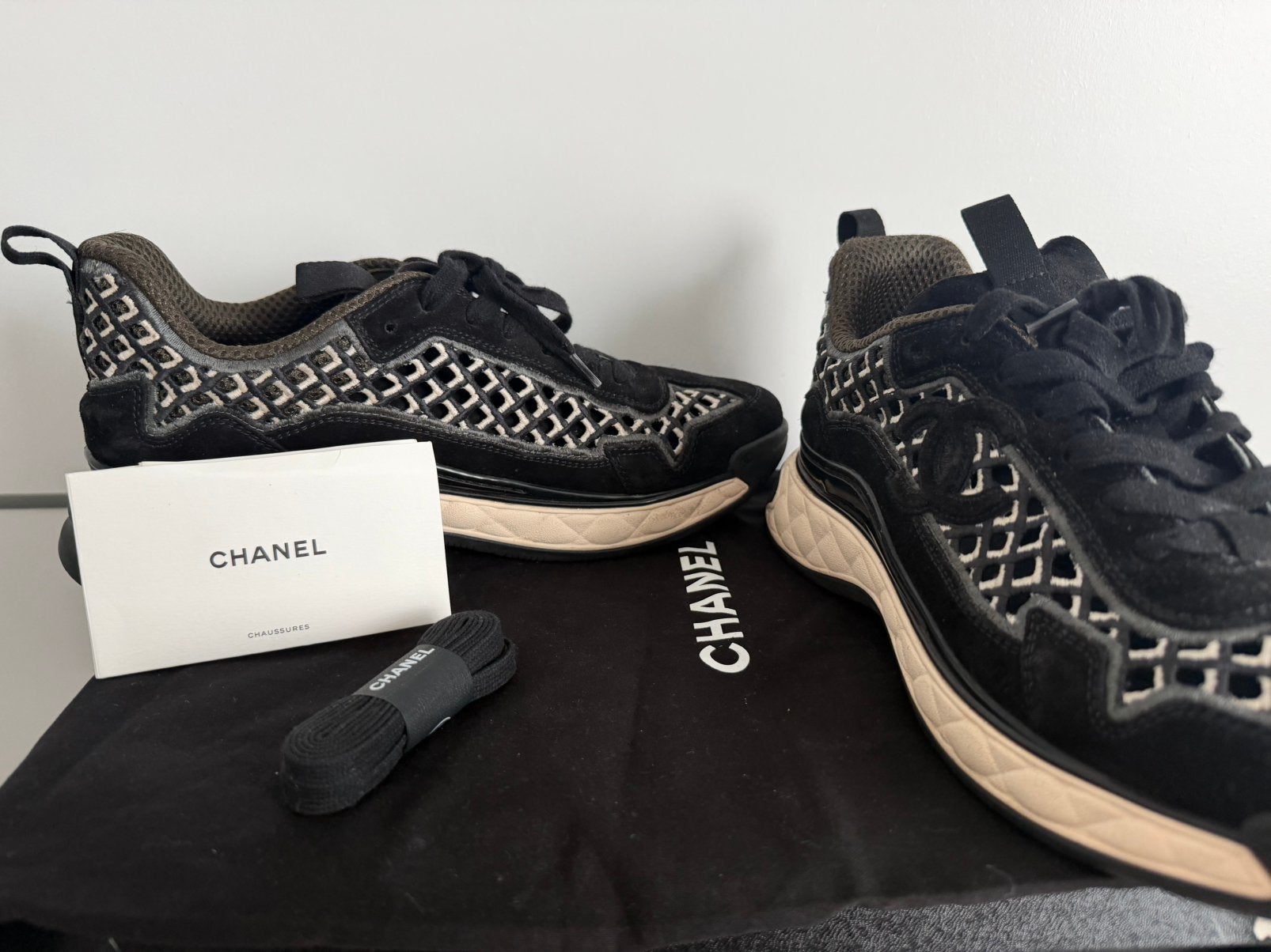 Chanel schoenen suede kalfskin Origneel . maat 41 Zgan, Zwart, Ophalen of Verzenden, Sneakers of Gympen, Zo goed als nieuw