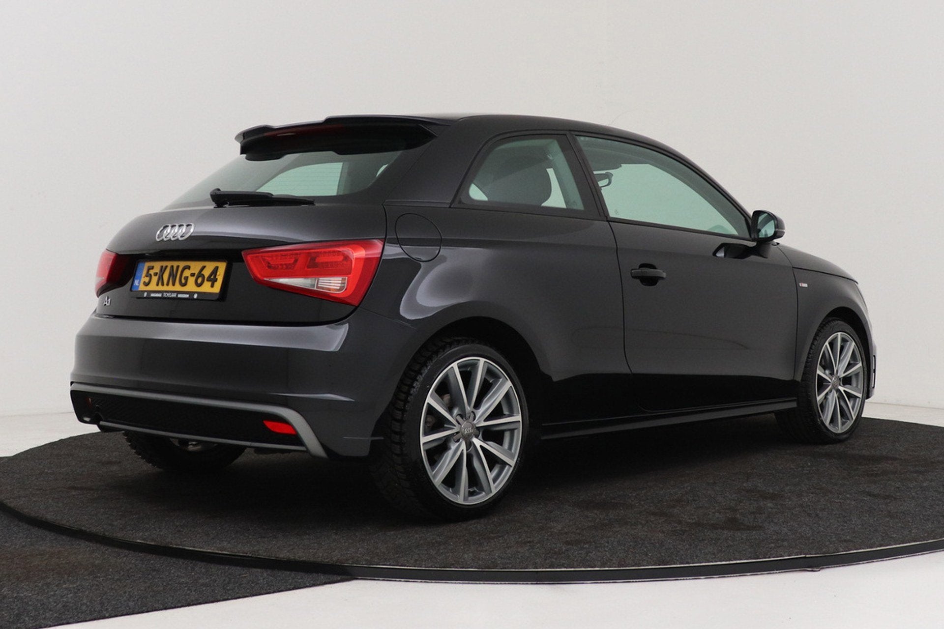 Audi A1 1.2 TFSI Admired S-line | Org NL | 93.000 KM! | Airc, Voorwielaandrijving, Zwart, 4 cilinders, 4 stoelen
