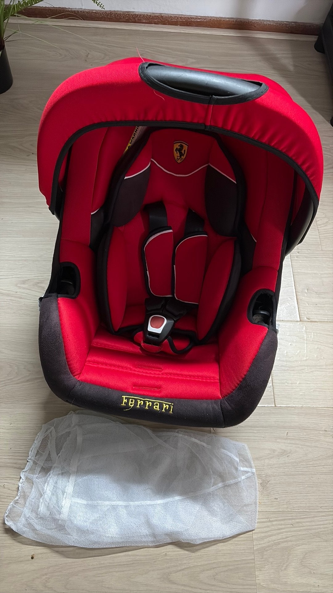 Ferrari autostoel maxi cosi met accessoires, Overige merken, 0 t/m 13 kg, Gebruikt, Autogordel