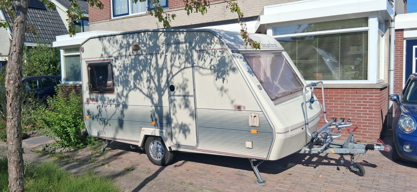 Beyerland Sprinter 380-B Caravan met fietsenrek en voortent, Treinzit, Particulier, Tot en met 4, Koelkast