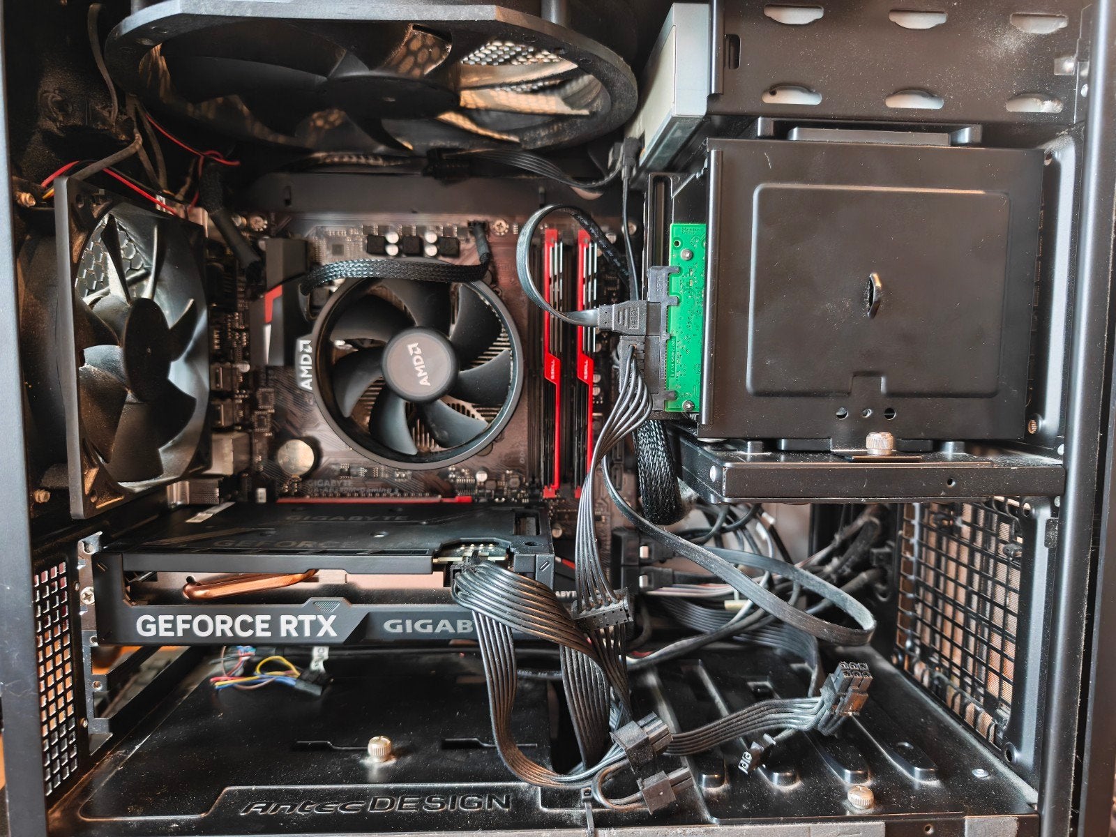 Gaming PC met RTX 4060, Ryzen 5 1600, 16GB RAM, Ophalen, Gebruikt, Gigabyte, Gaming