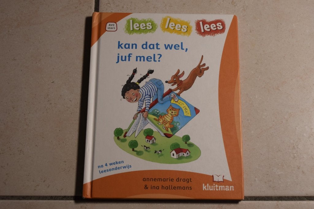Lees lees lees kan dat wel, juf mel? / annemarie dragt AVI S, Ophalen of Verzenden, Zo goed als nieuw, Fictie algemeen