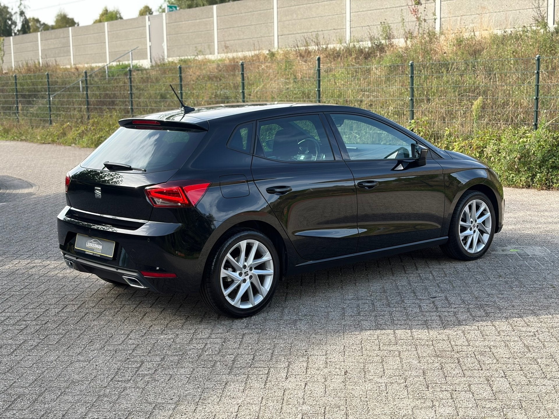 SEAT Ibiza 1.0 EcoTSI FR CARPLAY I CAMERA I CRUISE I DEALER, Voorwielaandrijving, Dealer onderhouden, Gebruikt, Origineel Nederlands