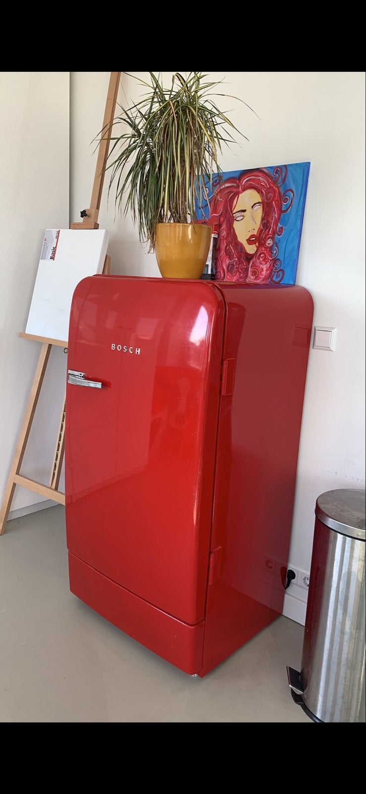 Bosch Retro Koelkast Rood - Compact & Stijlvol, 150 tot 200 liter, Gebruikt, Energieklasse A of zuiniger, 45 tot 60 cm