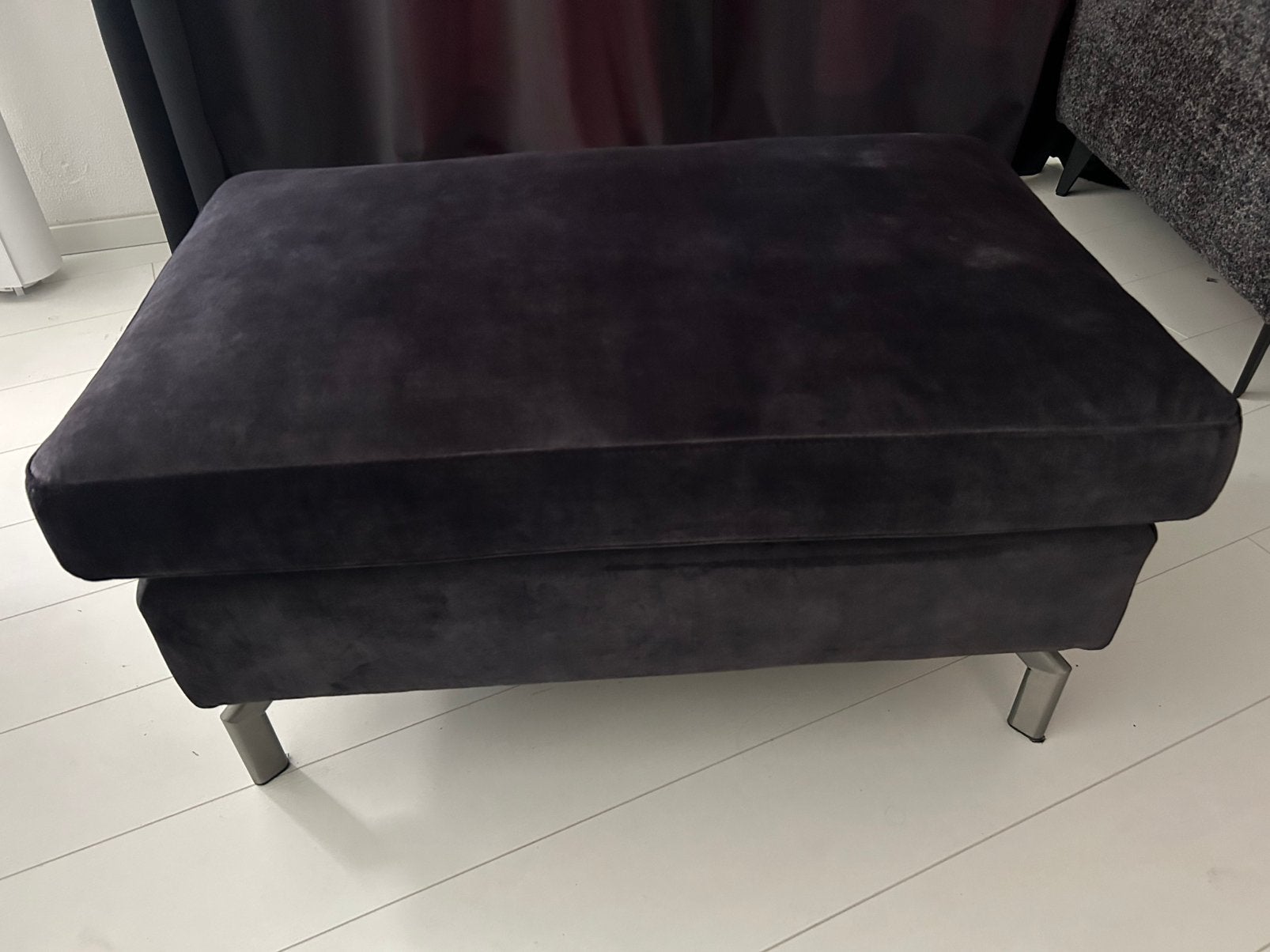 Antraciet hocker, Ophalen, 75 tot 100 cm, Zo goed als nieuw, Stof