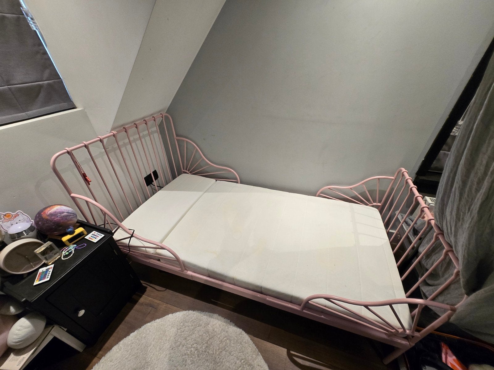 Ikea meegroeibed met matras en opbergbakken, Kinderen en Baby's, Kinderkamer | Bedden, Ophalen