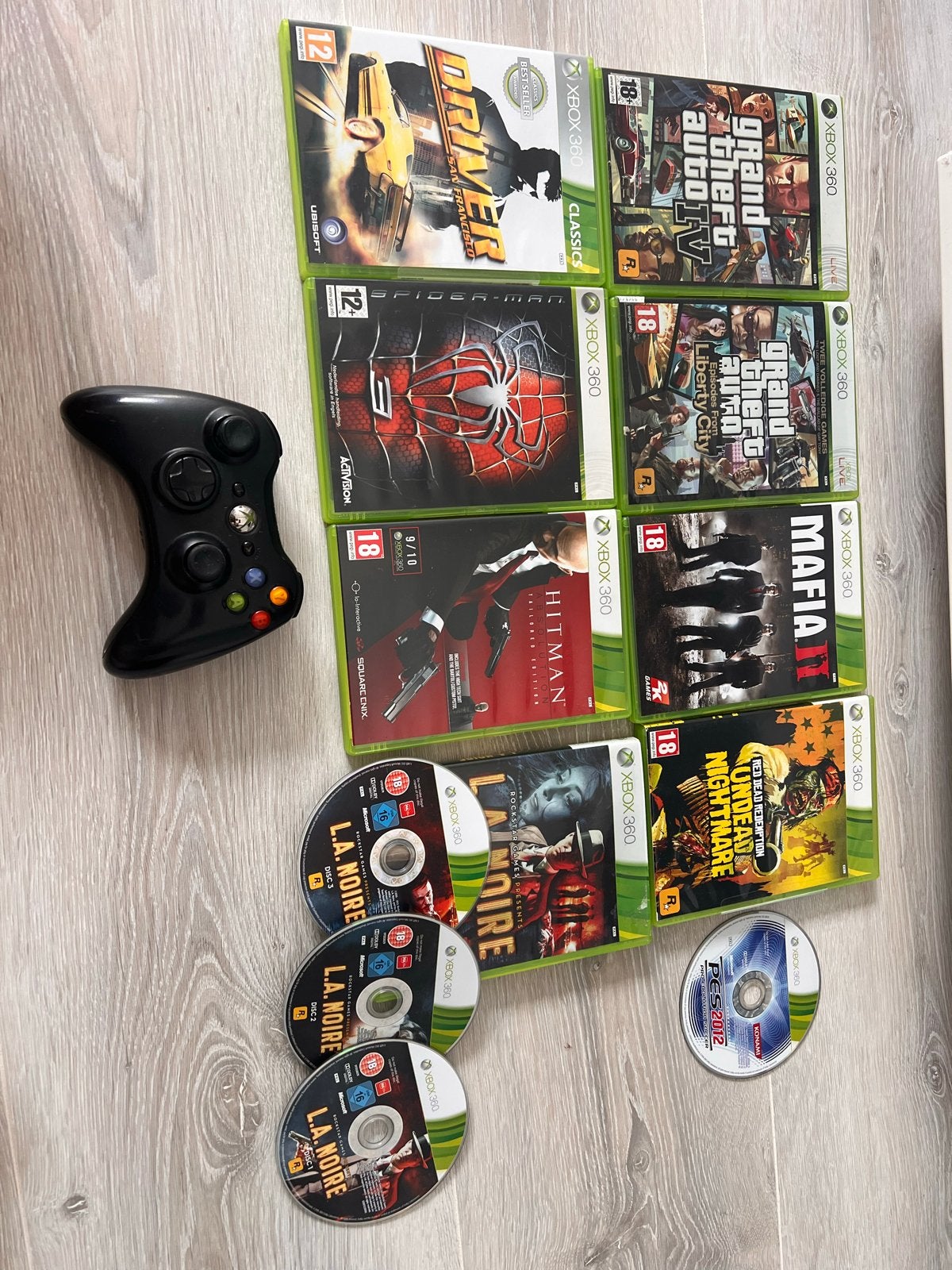 Xbox 360 Games en Controller Bundel, Spelcomputers en Games, Gebruikt, Vanaf 18 jaar, 1 speler, Eén computer