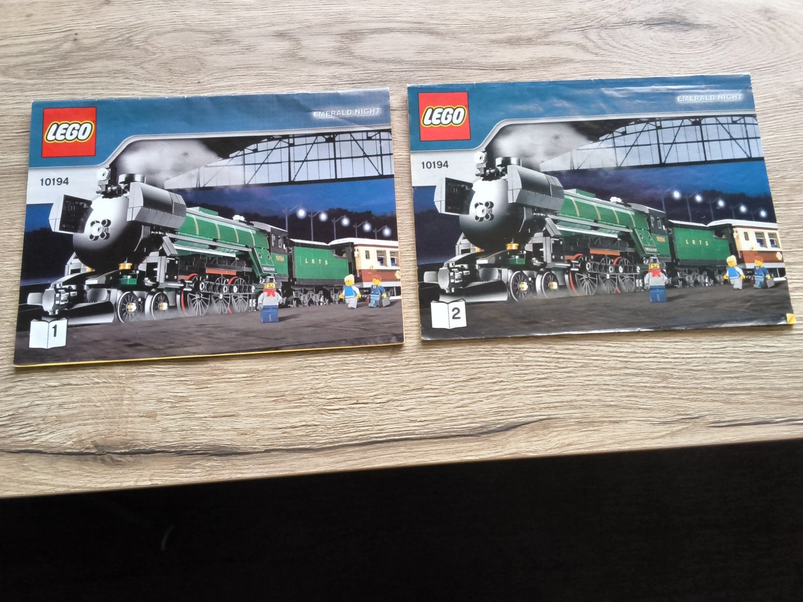 LEGO TREIN 10194 EMERALD NIGHT TRAIN INSTRUCTIEBOEKJES, Kinderen en Baby's, Speelgoed | Duplo en Lego, Ophalen of Verzenden, Zo goed als nieuw