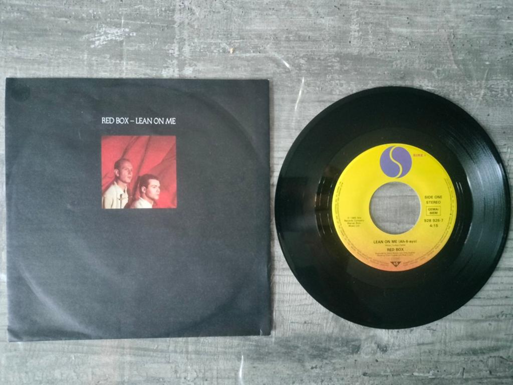Red Box - Lean on me (ah_li_ayo) / Stinging bee, Ophalen of Verzenden, Zo goed als nieuw, Pop