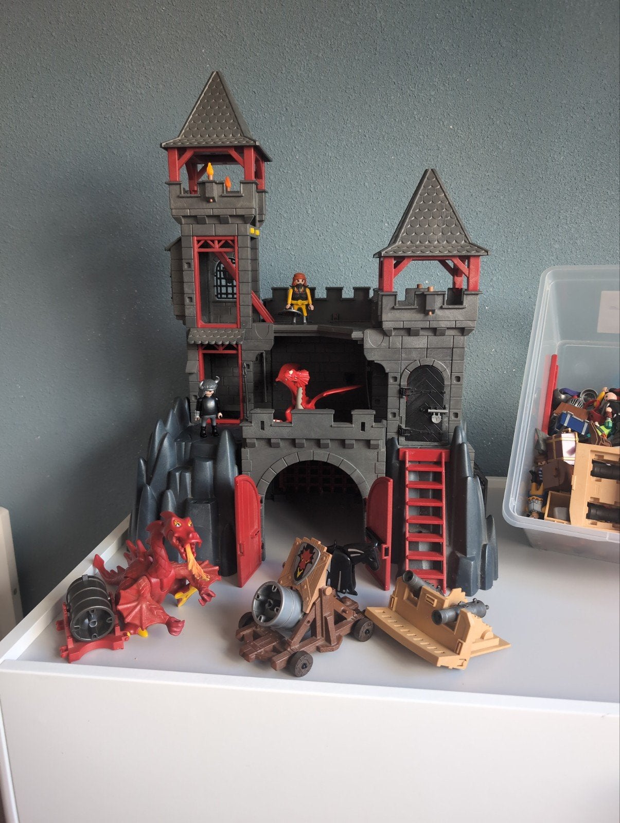 Playmobil Kasteel met Draken en Accessoires, Kinderen en Baby's, Speelgoed | Overig, Ophalen of Verzenden, Gebruikt, Jongen of Meisje