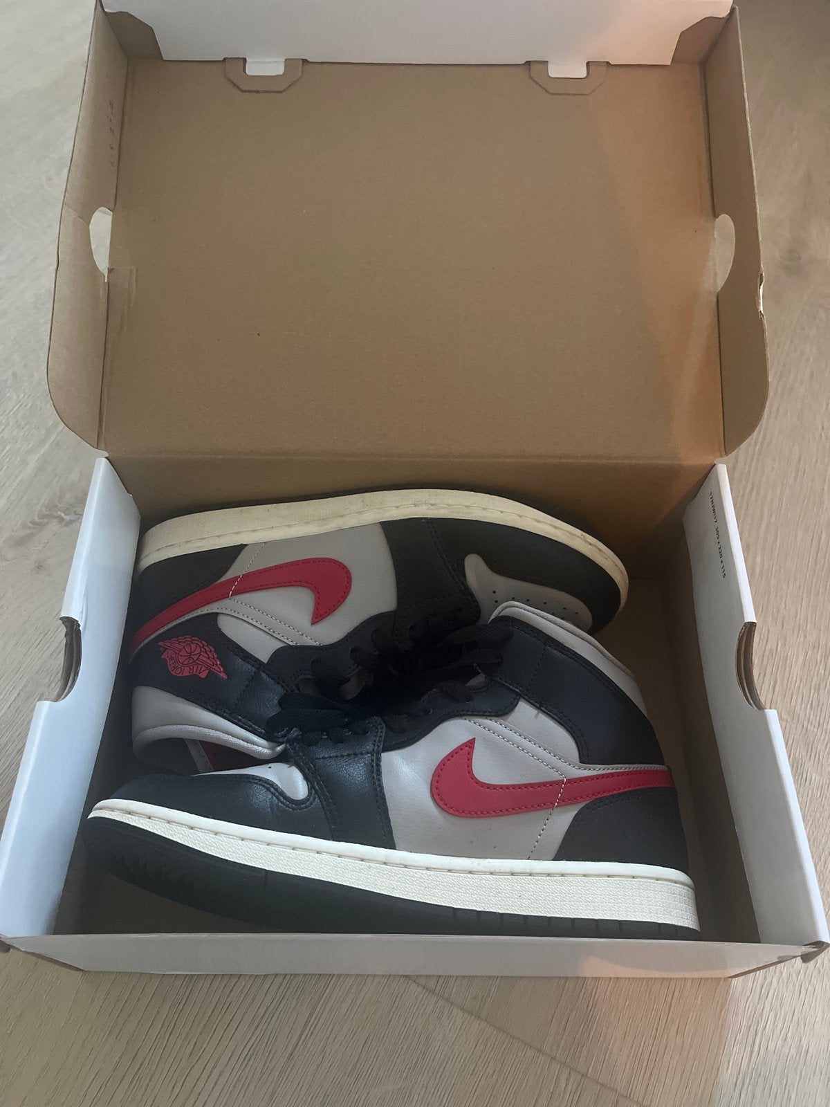Nike Air Jordan 1 Mid 'Smoke Grey' sneakers maat 40, Ophalen of Verzenden, Zo goed als nieuw, Zwart, Sneakers of Gympen