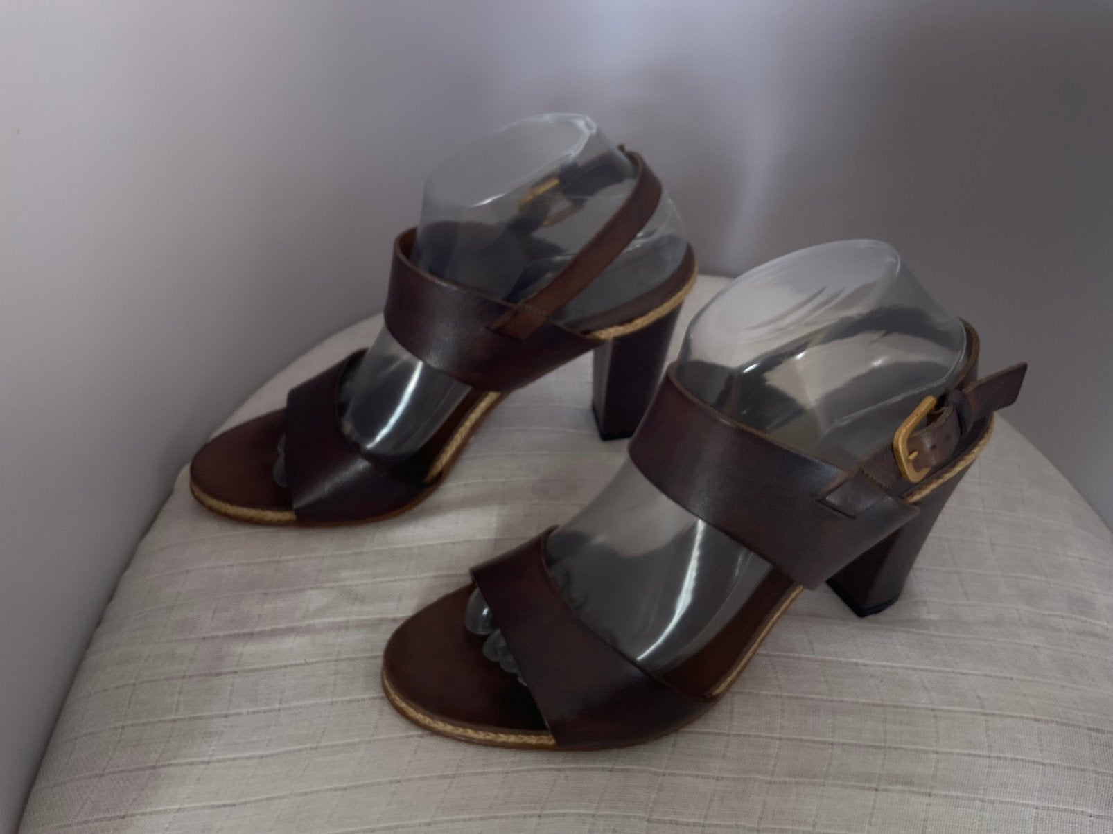 Fred de la Bretoniere 40 donkerbruine leren pumps sandalen, Bruin, Zo goed als nieuw, Sandalen of Muiltjes, Ophalen of Verzenden