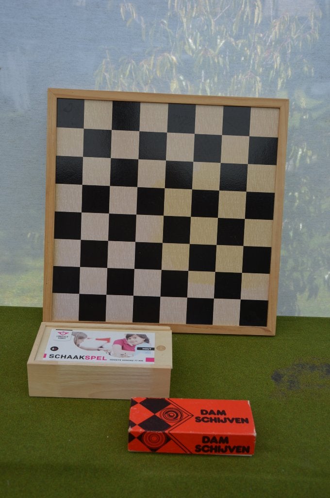 schaakbord met schaakstukken en damschijven Longfield 40 cm, Een of twee spelers, Ophalen of Verzenden, Gebruikt, Longfield