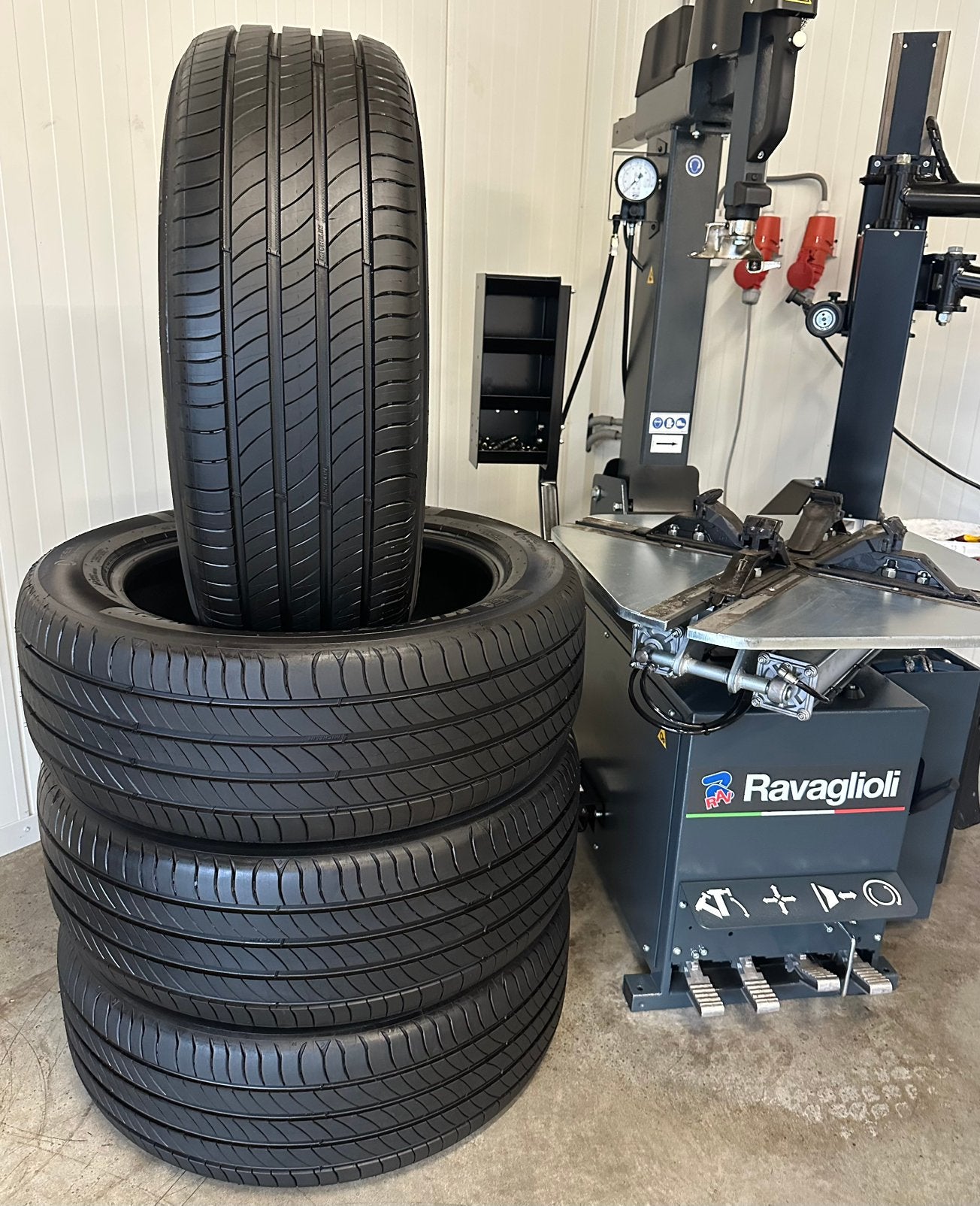 4 Nieuwe Michelin 225 55 19 Zomerbanden Inclusief Montage, Auto-onderdelen, Banden en Velgen, 19 inch, Nieuw, Ophalen of Verzenden