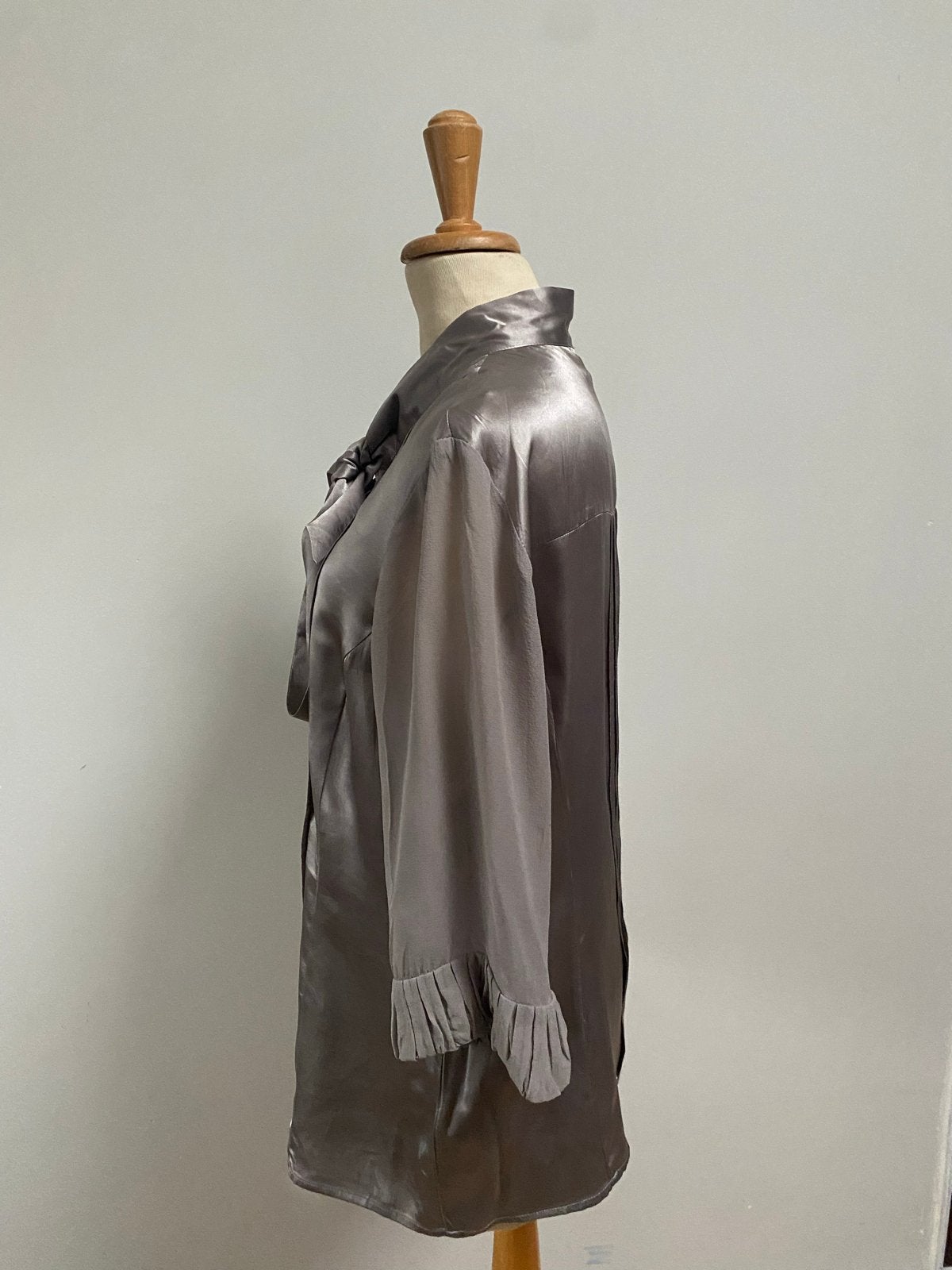Zijden blouse met strik in zilver Principles 42, Verzenden, Zo goed als nieuw, Maat 38/40 (M), Zilver