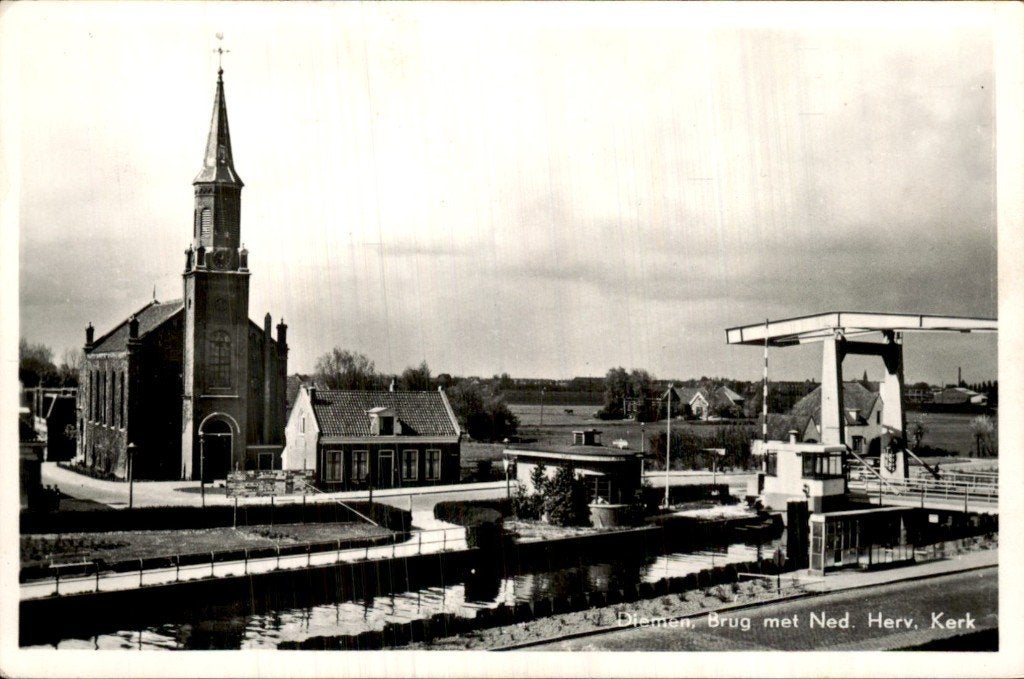 Diemen - Brug - Ned. Herv. Kerk, Ophalen of Verzenden, 1940 tot 1960, Ongelopen, Noord-Holland