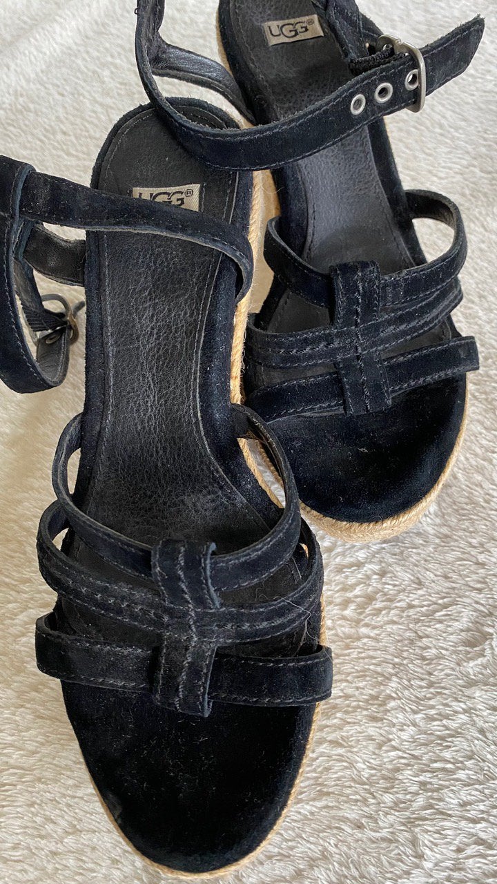 UGG Australia zwarte suède espadrille sandalen maat 38, Zwart, Zo goed als nieuw, Sandalen of Muiltjes, Ophalen of Verzenden