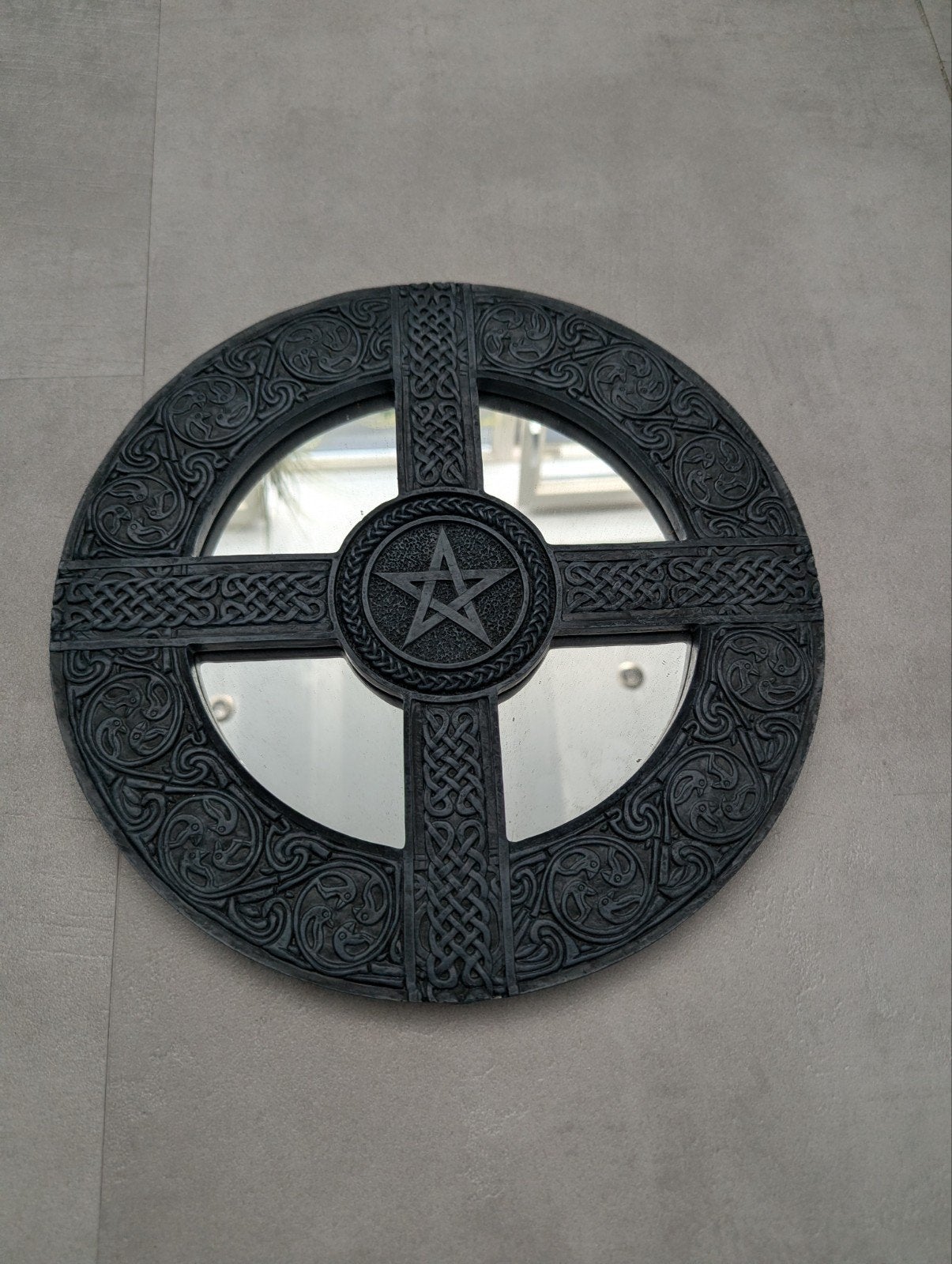 Keltisch Kruis Spiegel met Pentagram, Ophalen, Minder dan 50 cm, Rond, Zo goed als nieuw