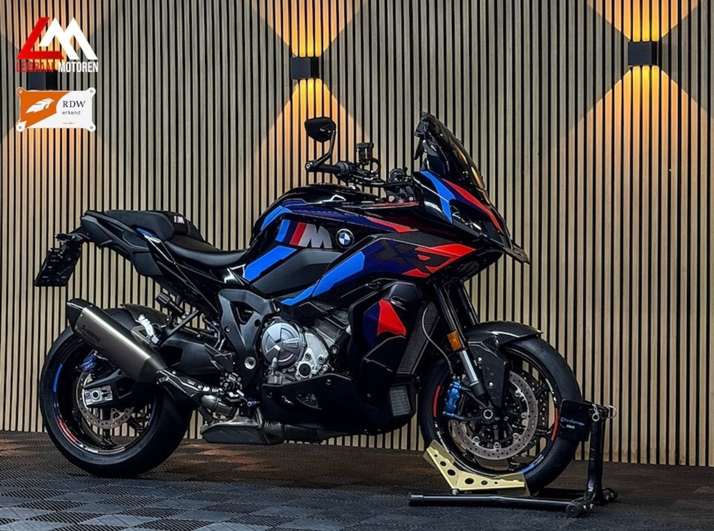 BMW M 1000 XR (bj 2025) 2,349 km